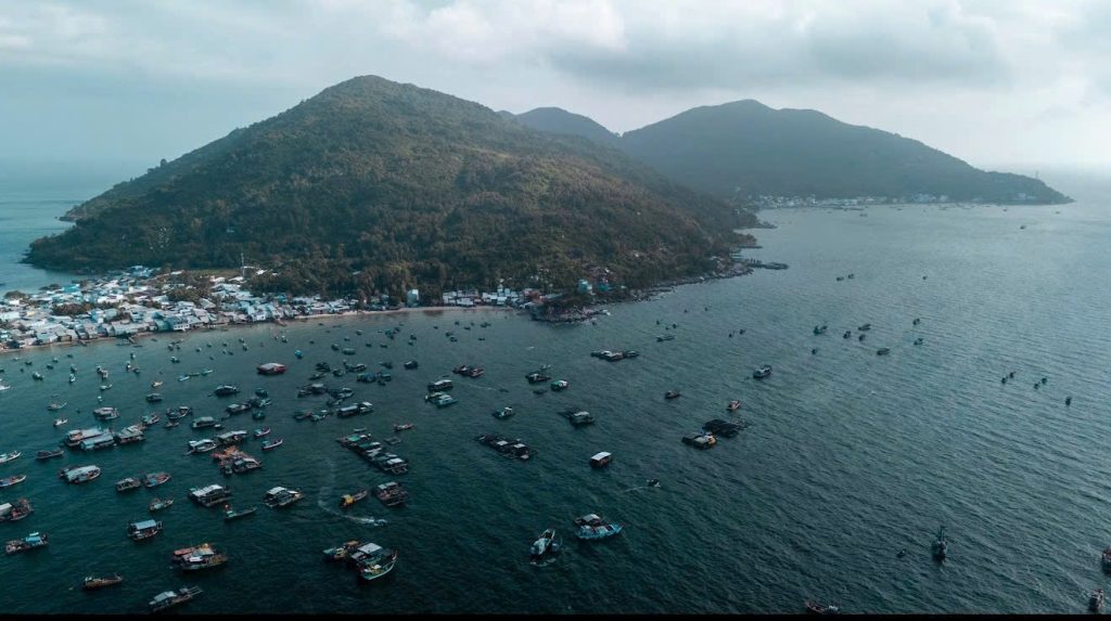 Hòn Sơn có lúc yên ả giữ mùa gió Bấc