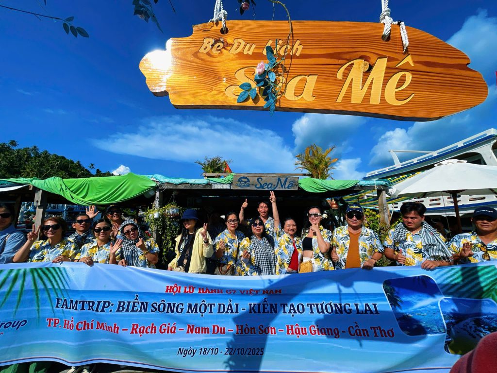 Làng bè du lịch Hòn Sơn - Bè Sea Mê đón đoàn famtrip