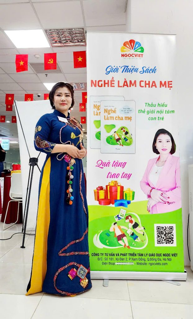 Nguyễn Hồng Ngọc giới thiệu sách