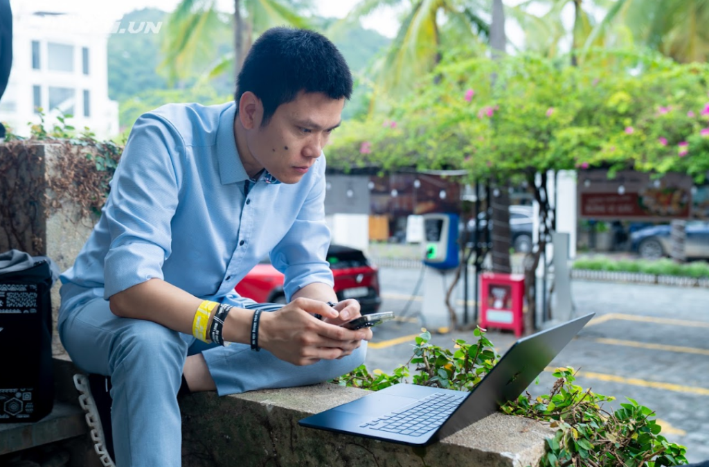 Nguyễn Ngọc Phan đang suy ngẫm về công việc kinh doanh