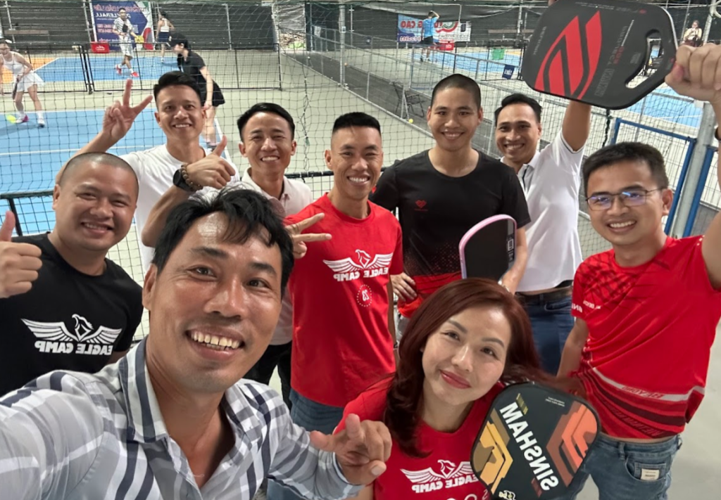 Phạm Đức Thiện cùng đồng đội Pickleball
