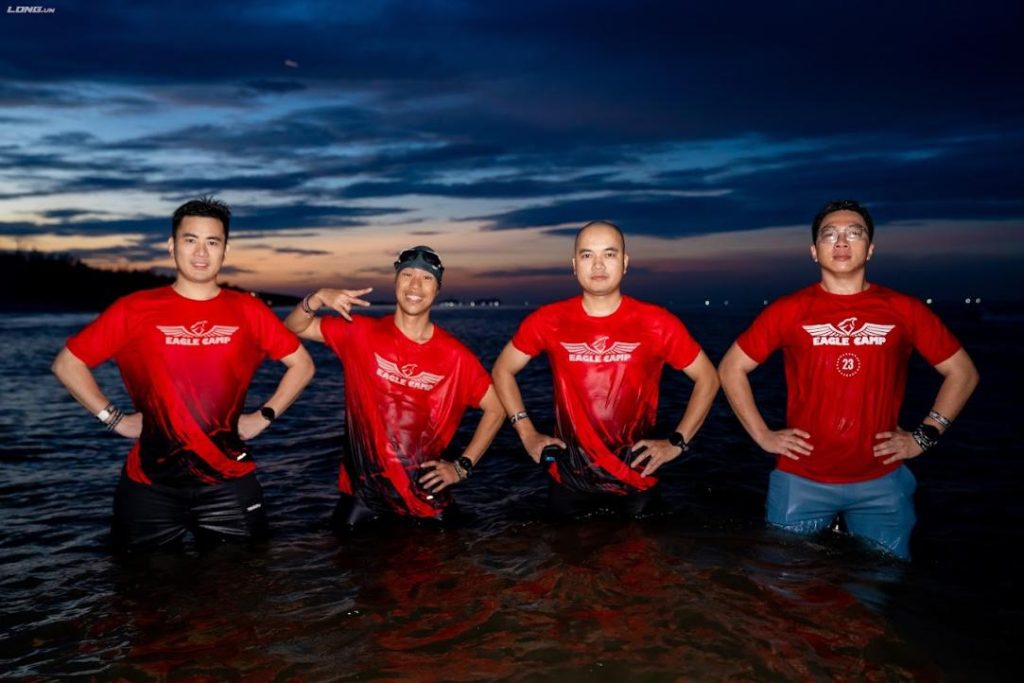 Phạm Đức Thiện đồng hành cùng đồng đội Eagle Camp