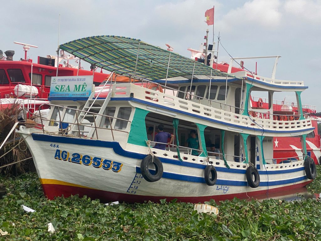 Tàu Du Lịch Sea Mê đi đăng ký đăng kiểm