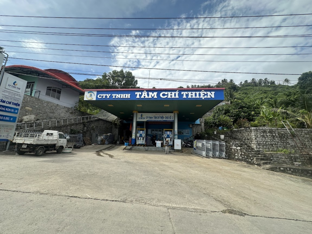 Cây xăng CTY TNHH Tâm Chí Thiện trên đảo Hòn Sơn