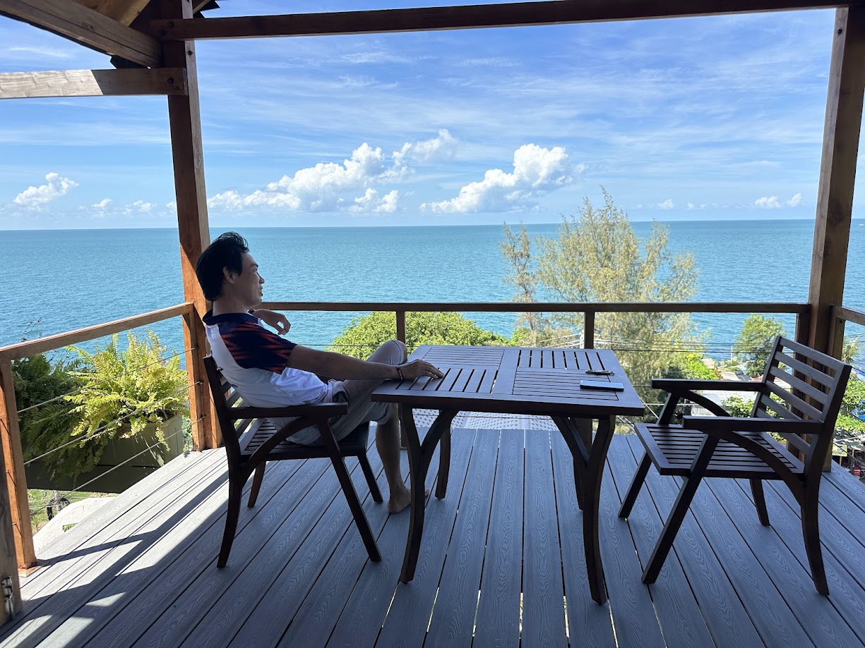 Giang Biển Đảo mời bạn ra Hòn Sơn nhìn ra biển