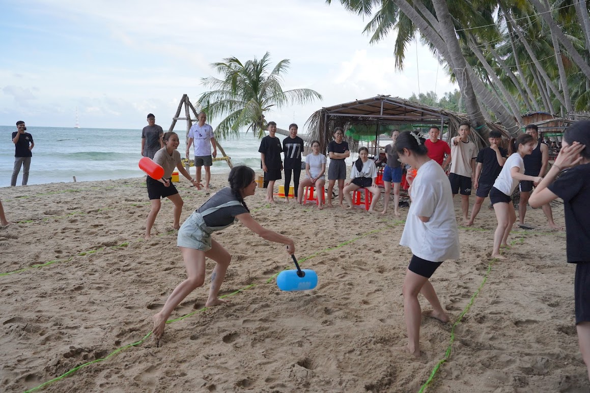 Sano Media team building Bãi Bàng