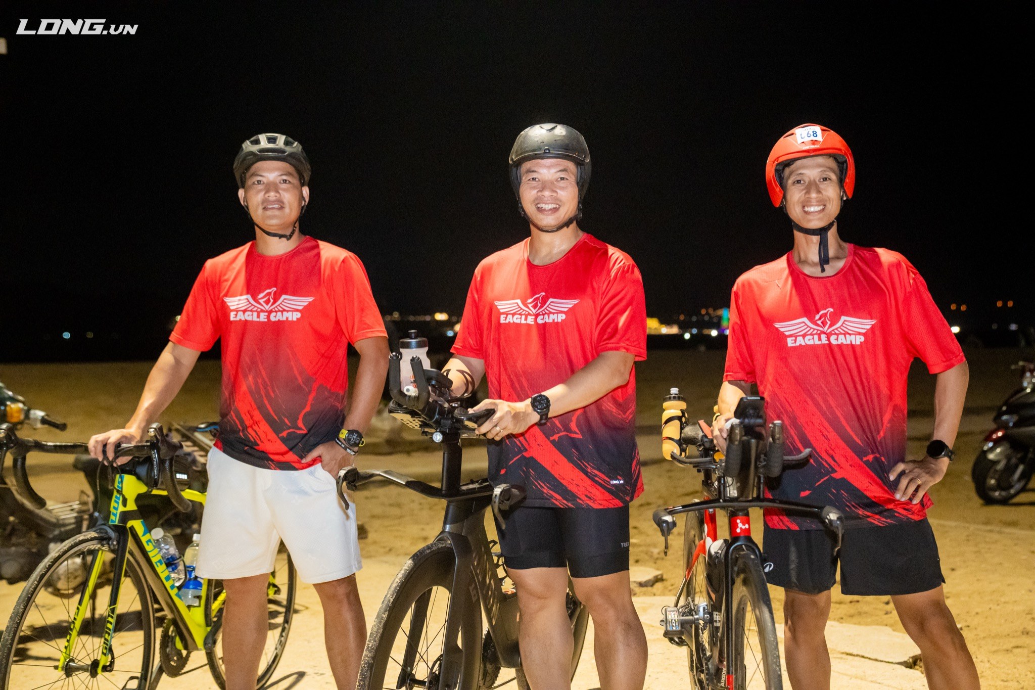 Nguyễn Đức Tốt cùng anh em Eagle Camp của Thầy Phạm Thành Long